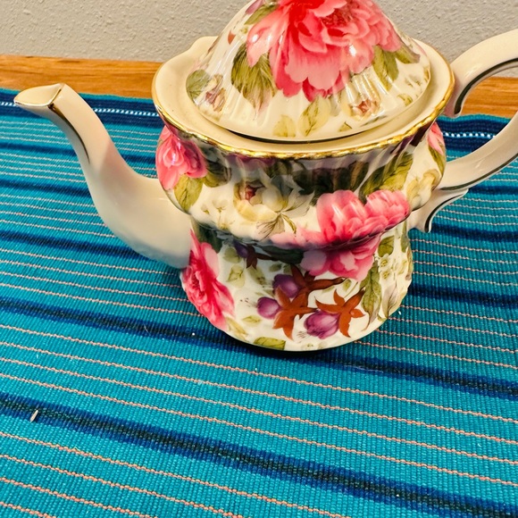 Victoria Trading Rose Floral Chintz Teapot Tea Pot  With Cup & Saucer Gold Trim - Picture 5 of 9
